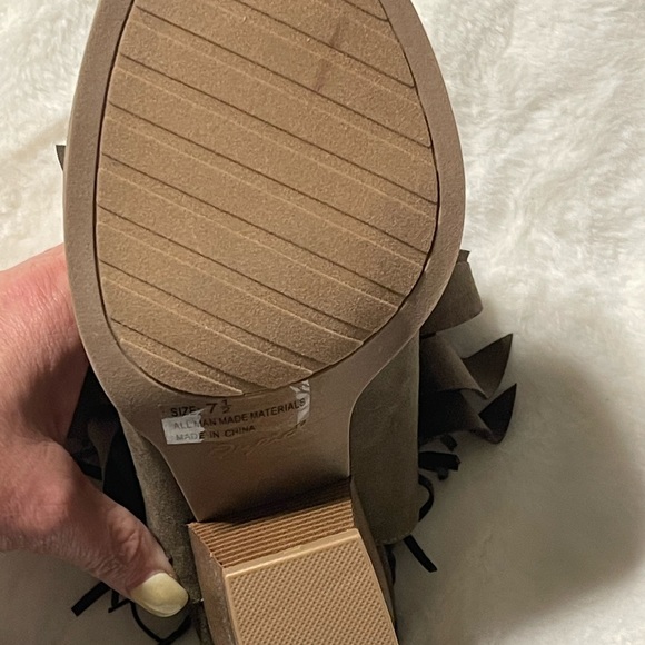 Open toe booties - Picture 4 of 4